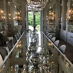 Chateau De La Goujonnerie Couette-café 4*
