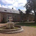 Couette-café Chateau De La Goujonnerie 4*