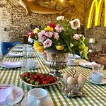 Couette-café Chateau De La Goujonnerie