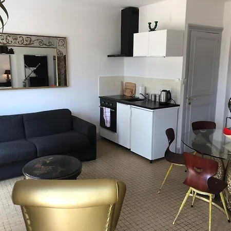 Chateau De La Goujonnerie Couette-café 4*
