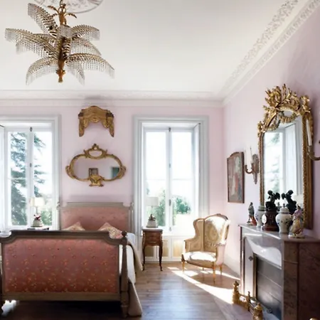 Couette-café Chateau De La Goujonnerie 4*