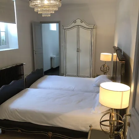 Chateau De La Goujonnerie Bed and Breakfast Loge-Fougereuse
