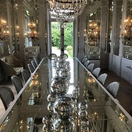 Chateau De La Goujonnerie Bed and Breakfast 4*