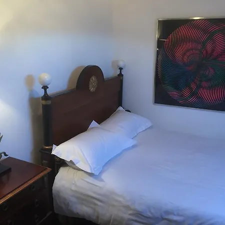 Chateau De La Goujonnerie Bed and Breakfast Loge-Fougereuse