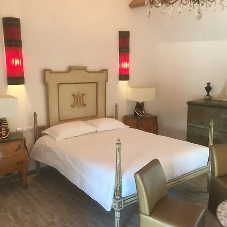 Chateau De La Goujonnerie לינה וארוחת בוקר Loge-Fougereuse