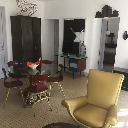 Chateau De La Goujonnerie לינה וארוחת בוקר Loge-Fougereuse