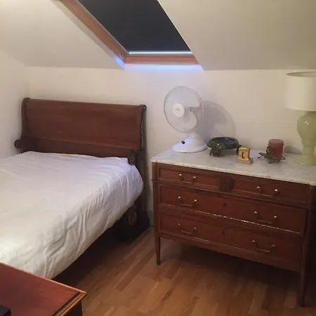 Chateau De La Goujonnerie Bed & Breakfast Loge-Fougereuse