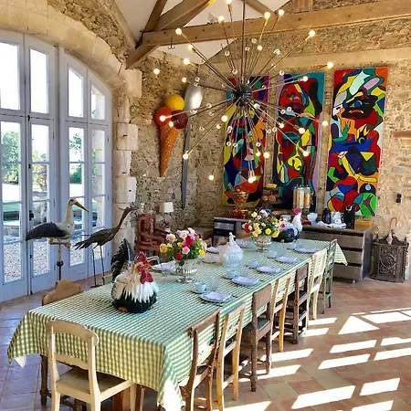 לינה וארוחת בוקר Chateau De La Goujonnerie 4*