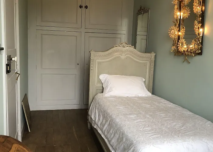 ベッド・アンド・ブレックファスト シャトー デ ラ グジューネリ