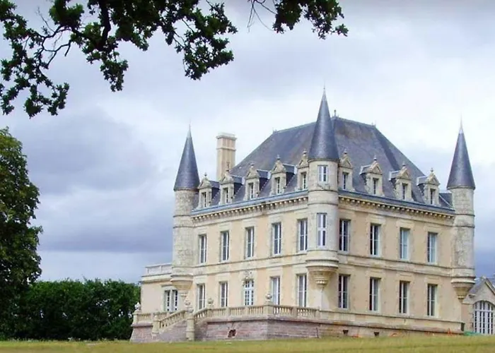 Bed & Breakfast Chateau De La Goujonnerie 4*